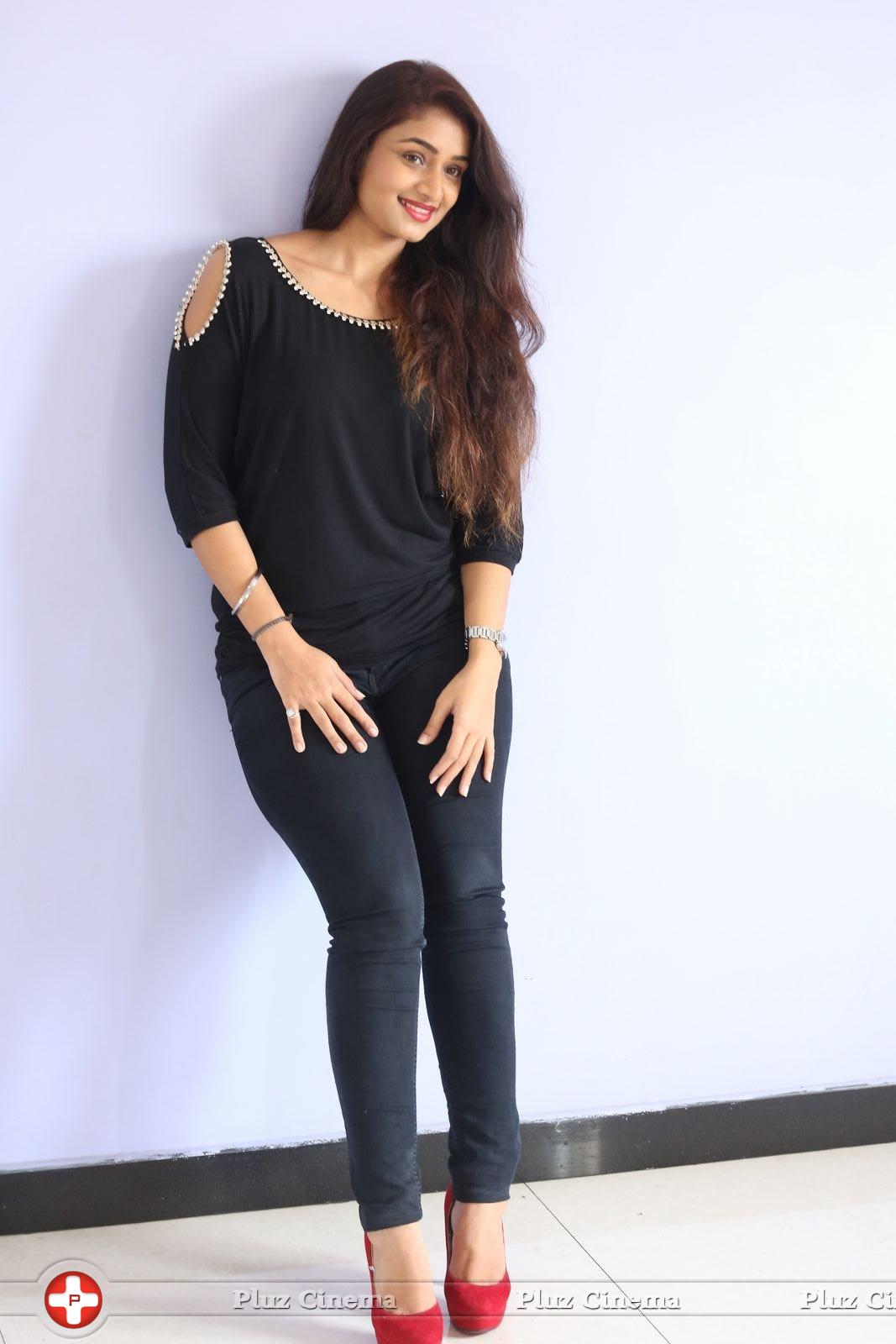 Kiran Chetwani New Photos | Picture 1410213