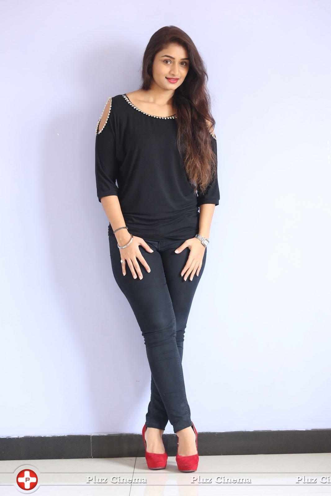 Kiran Chetwani New Photos | Picture 1410218