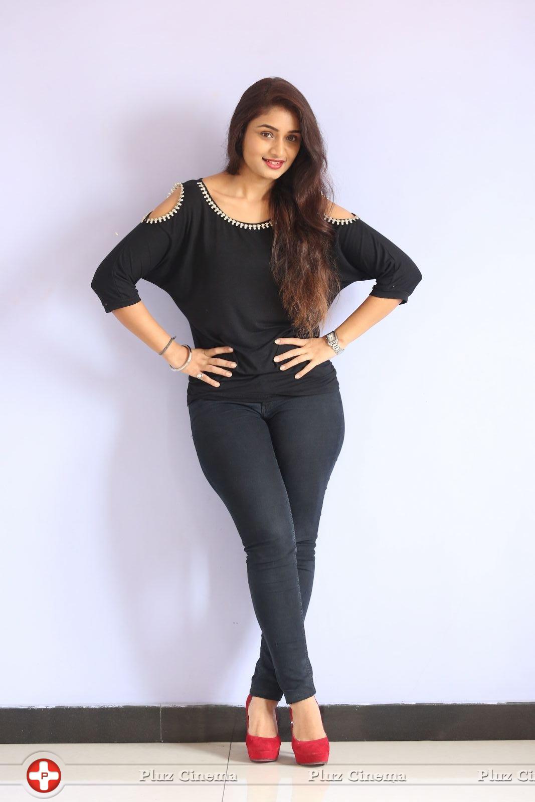 Kiran Chetwani New Photos | Picture 1410219