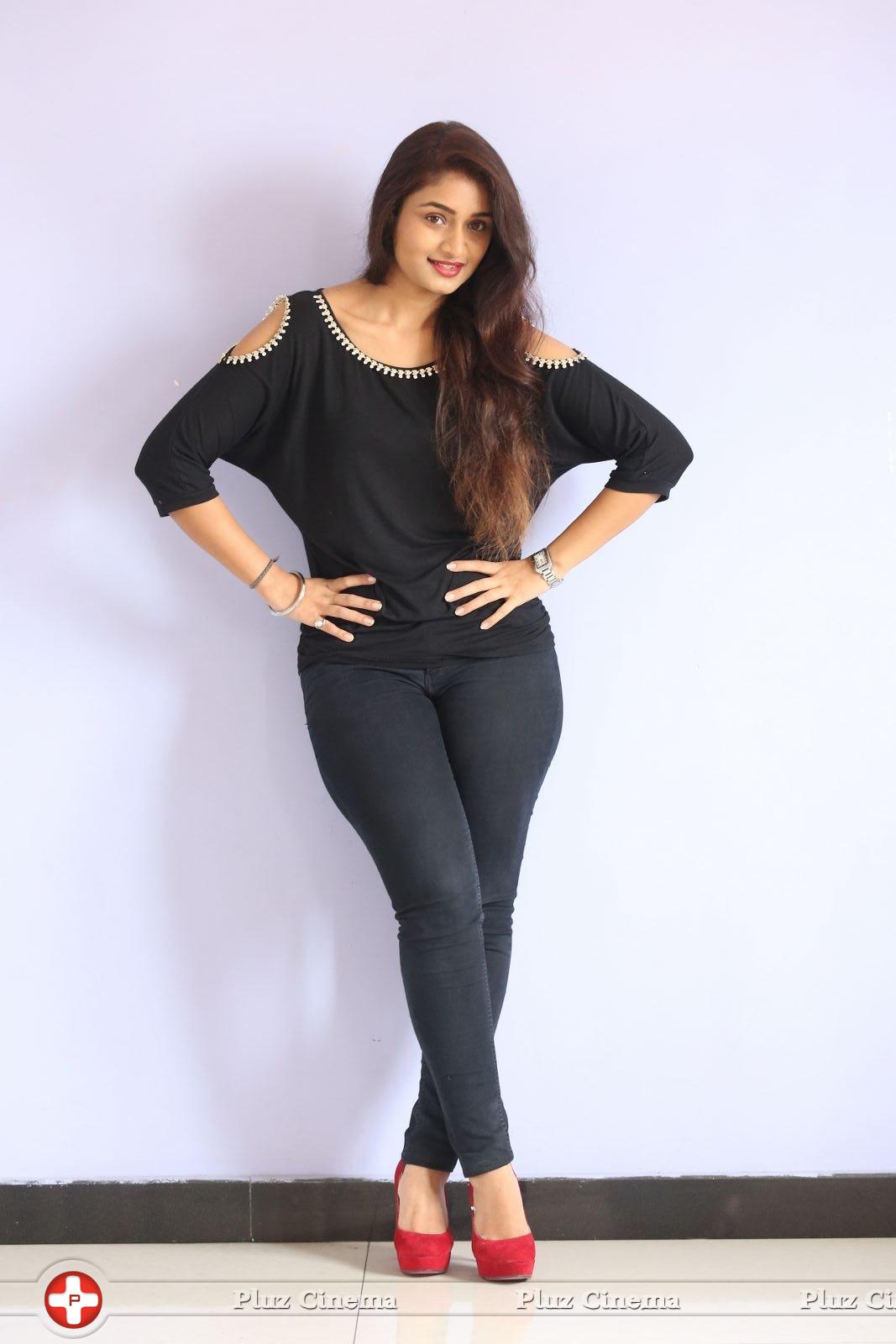 Kiran Chetwani New Photos | Picture 1410220