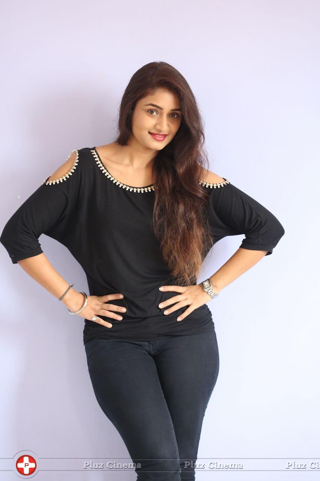 Kiran Chetwani New Photos | Picture 1410221