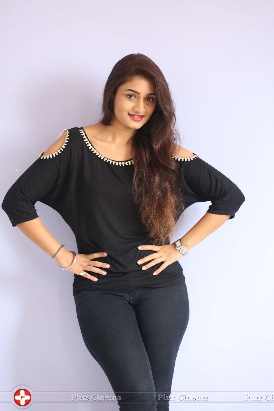 Kiran Chetwani New Photos | Picture 1410222