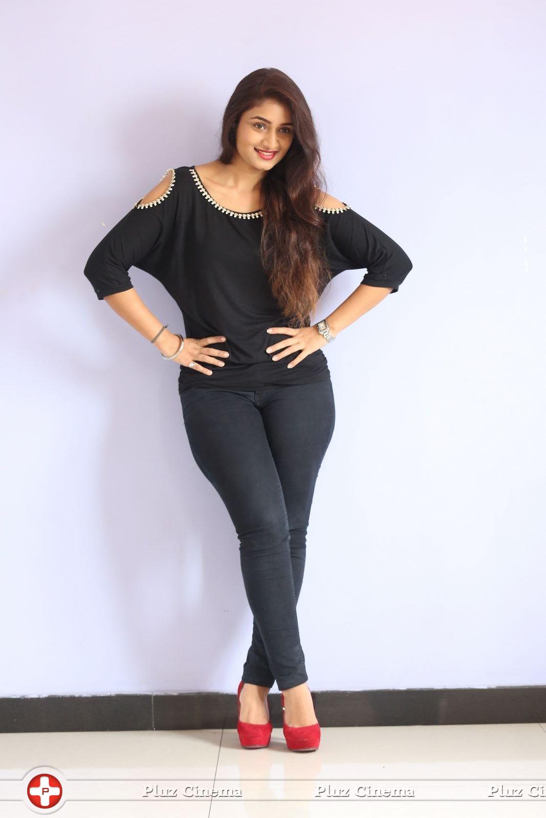 Kiran Chetwani New Photos | Picture 1410224