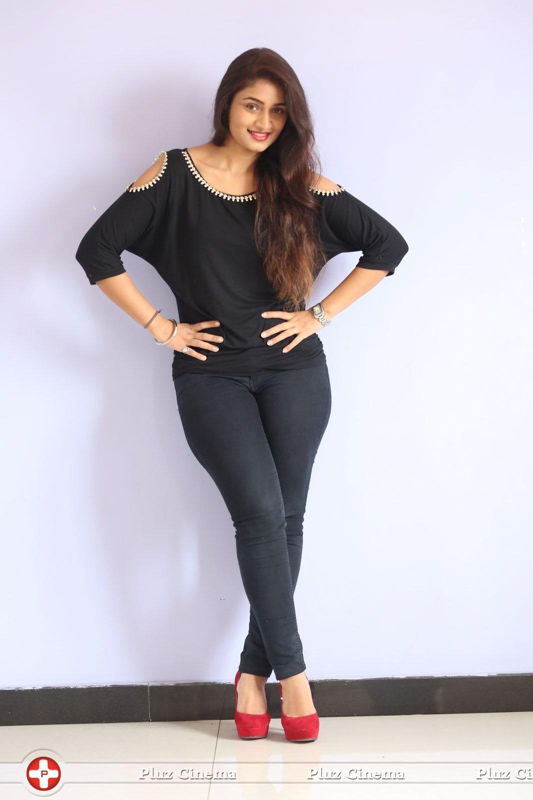 Kiran Chetwani New Photos | Picture 1410225