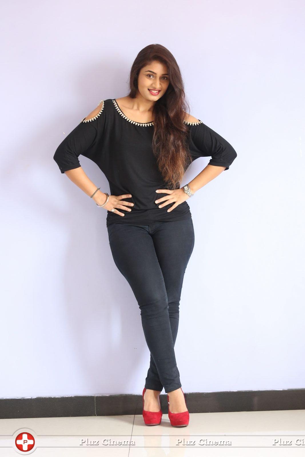 Kiran Chetwani New Photos | Picture 1410227