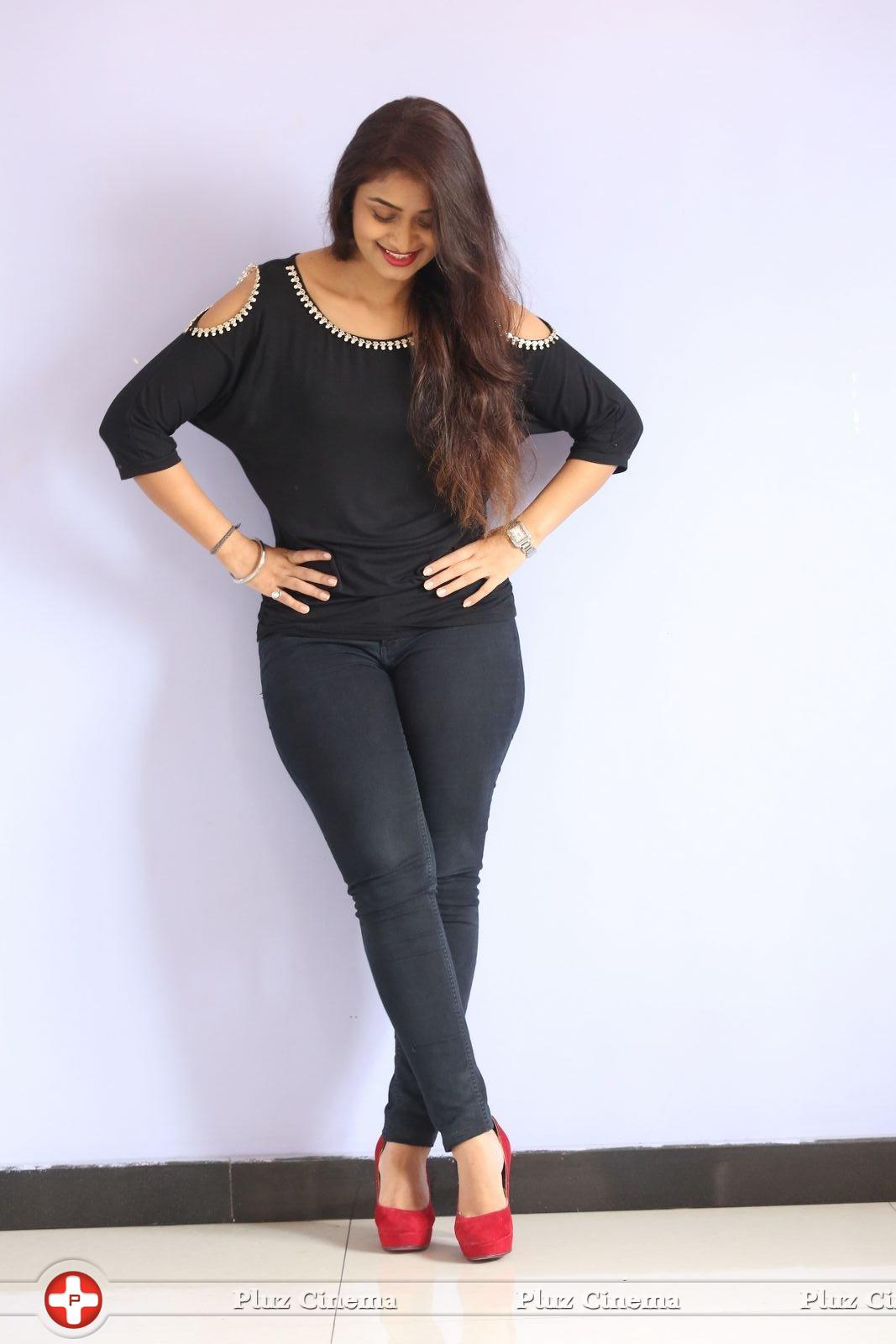 Kiran Chetwani New Photos | Picture 1410228