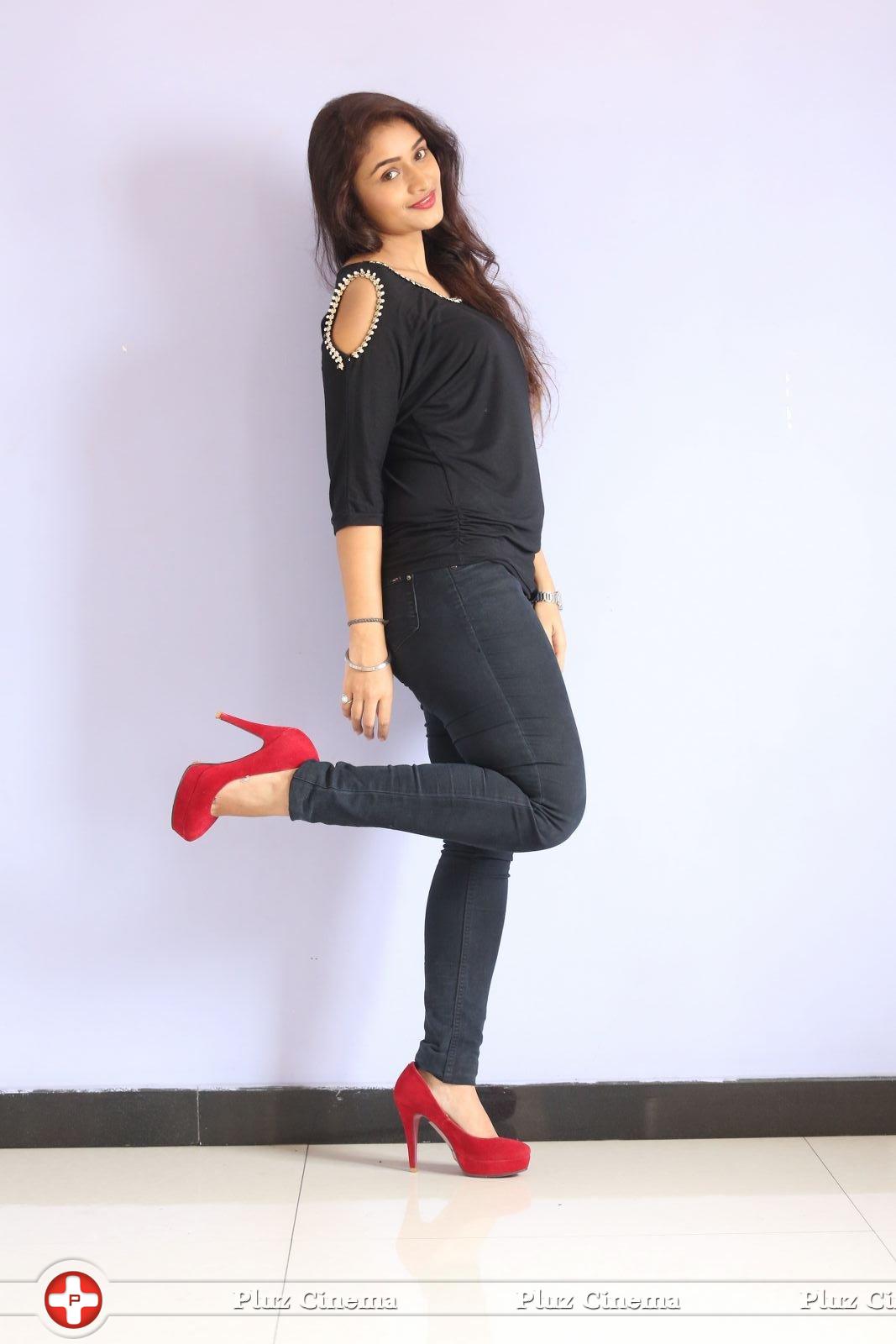 Kiran Chetwani New Photos | Picture 1410229