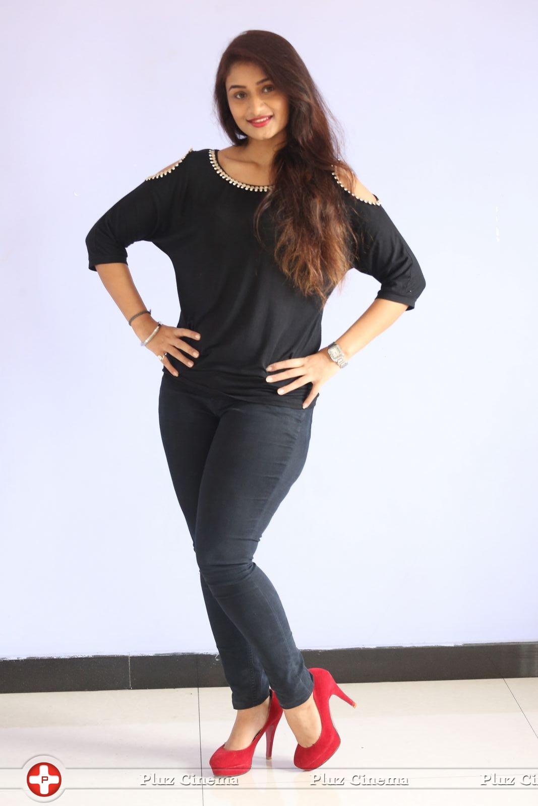 Kiran Chetwani New Photos | Picture 1410234