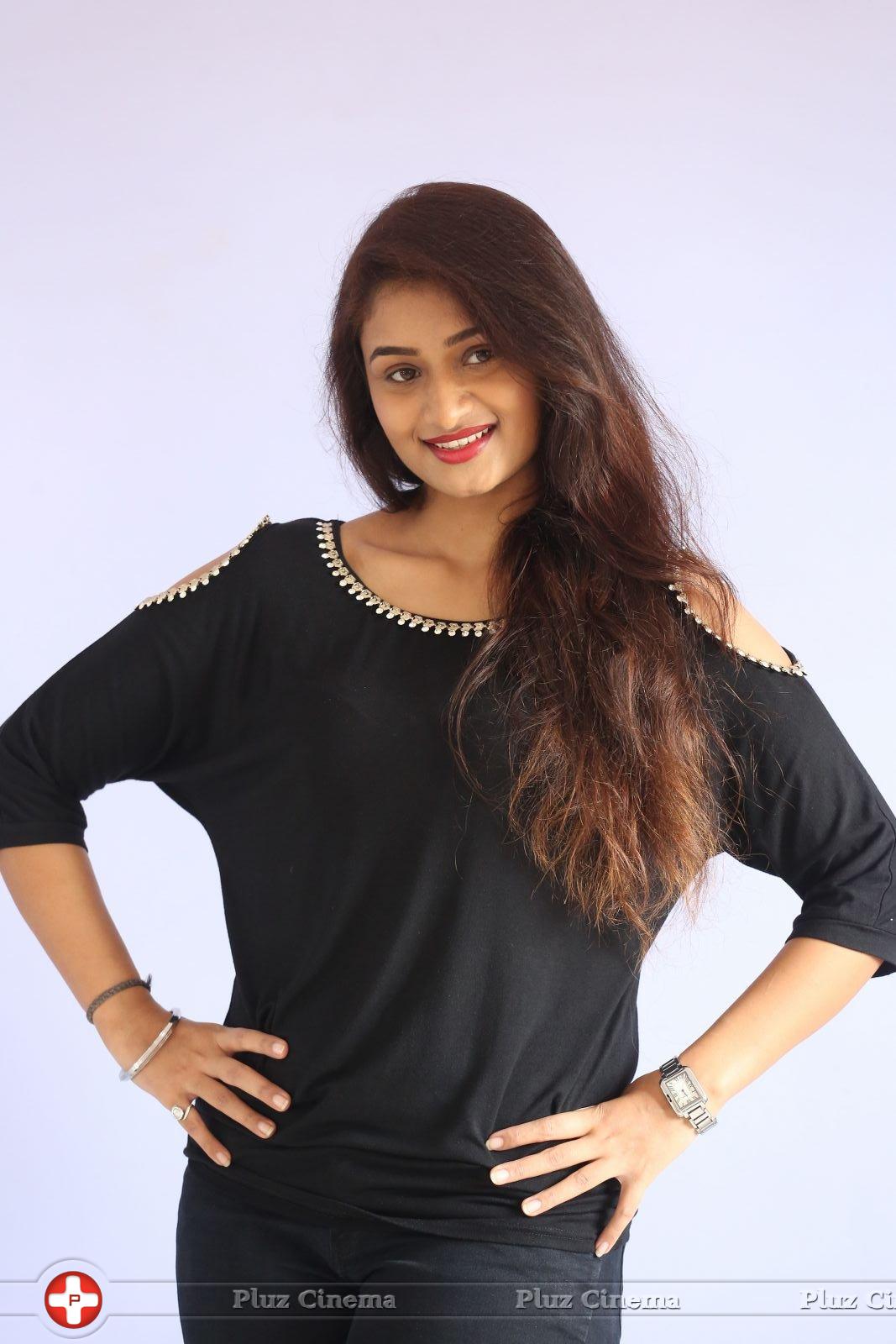 Kiran Chetwani New Photos | Picture 1410240