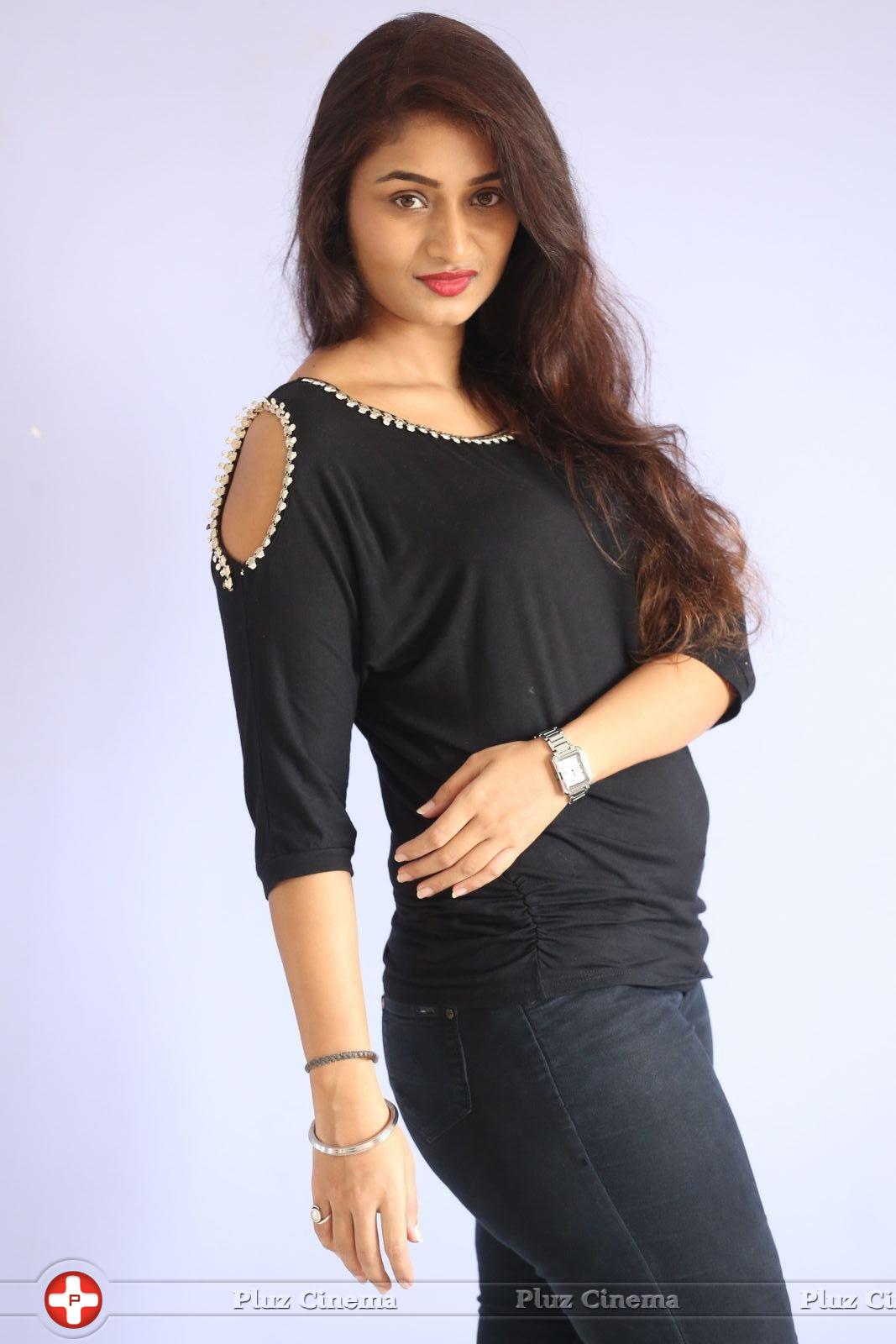 Kiran Chetwani New Photos | Picture 1410243