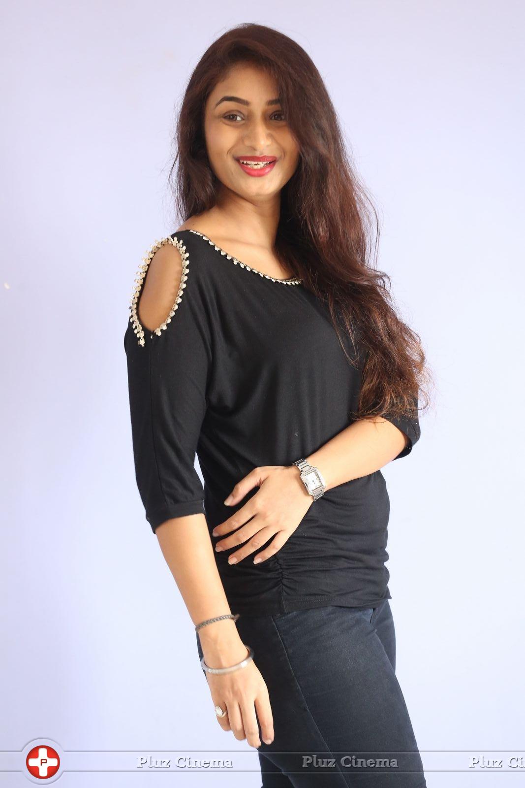 Kiran Chetwani New Photos | Picture 1410245