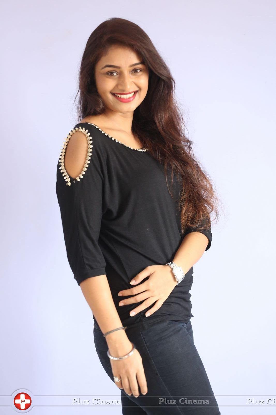 Kiran Chetwani New Photos | Picture 1410246