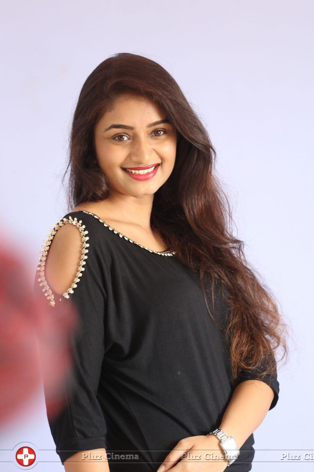 Kiran Chetwani New Photos | Picture 1410248