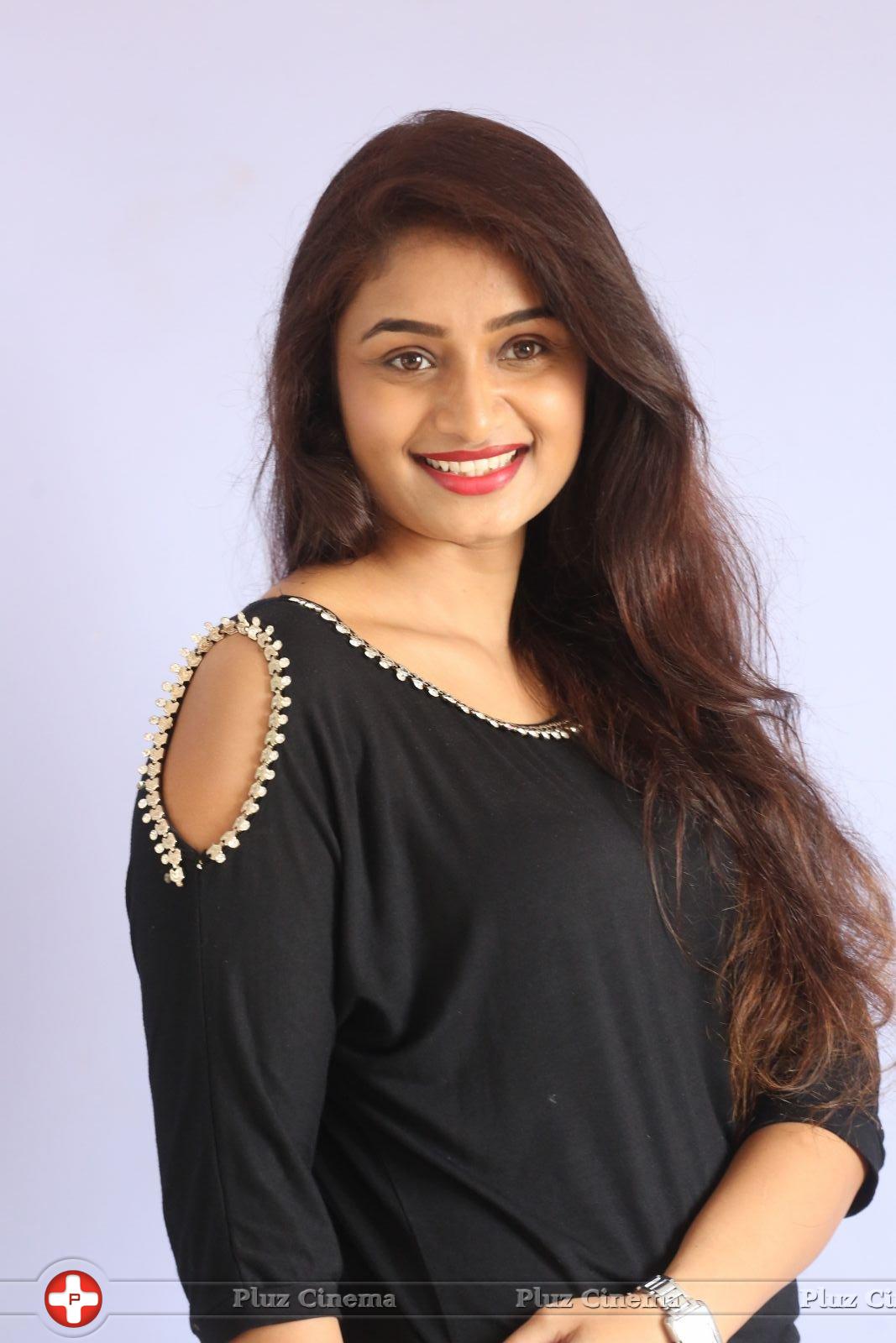 Kiran Chetwani New Photos | Picture 1410249