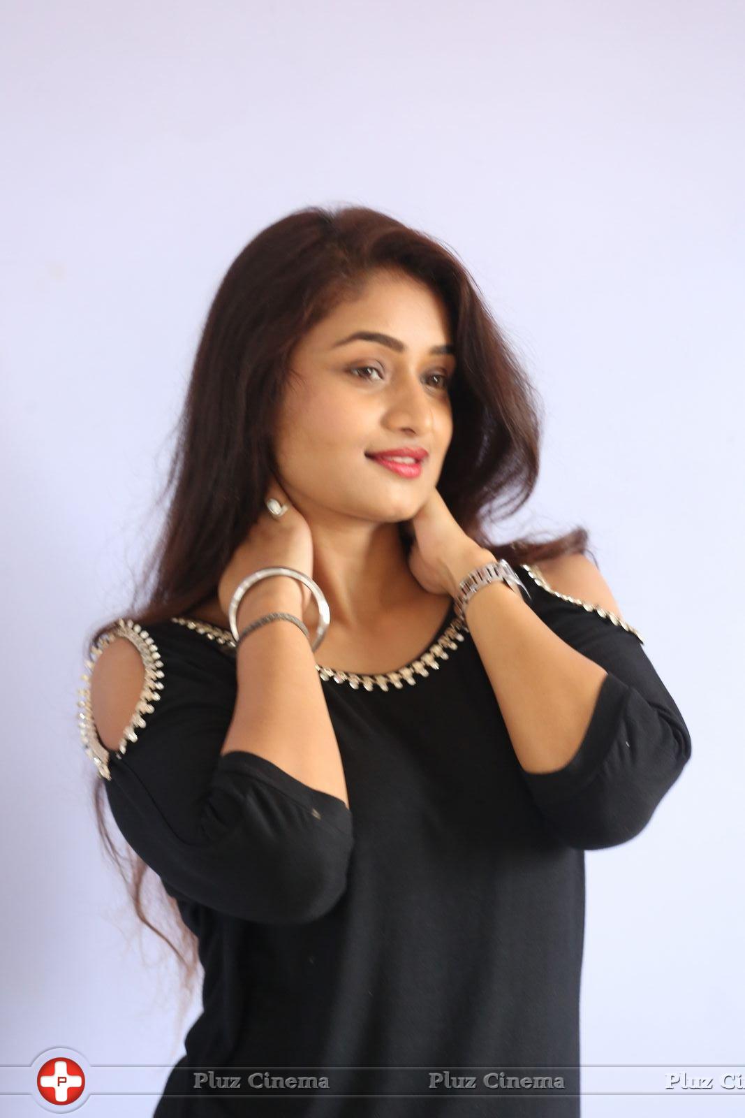 Kiran Chetwani New Photos | Picture 1410253