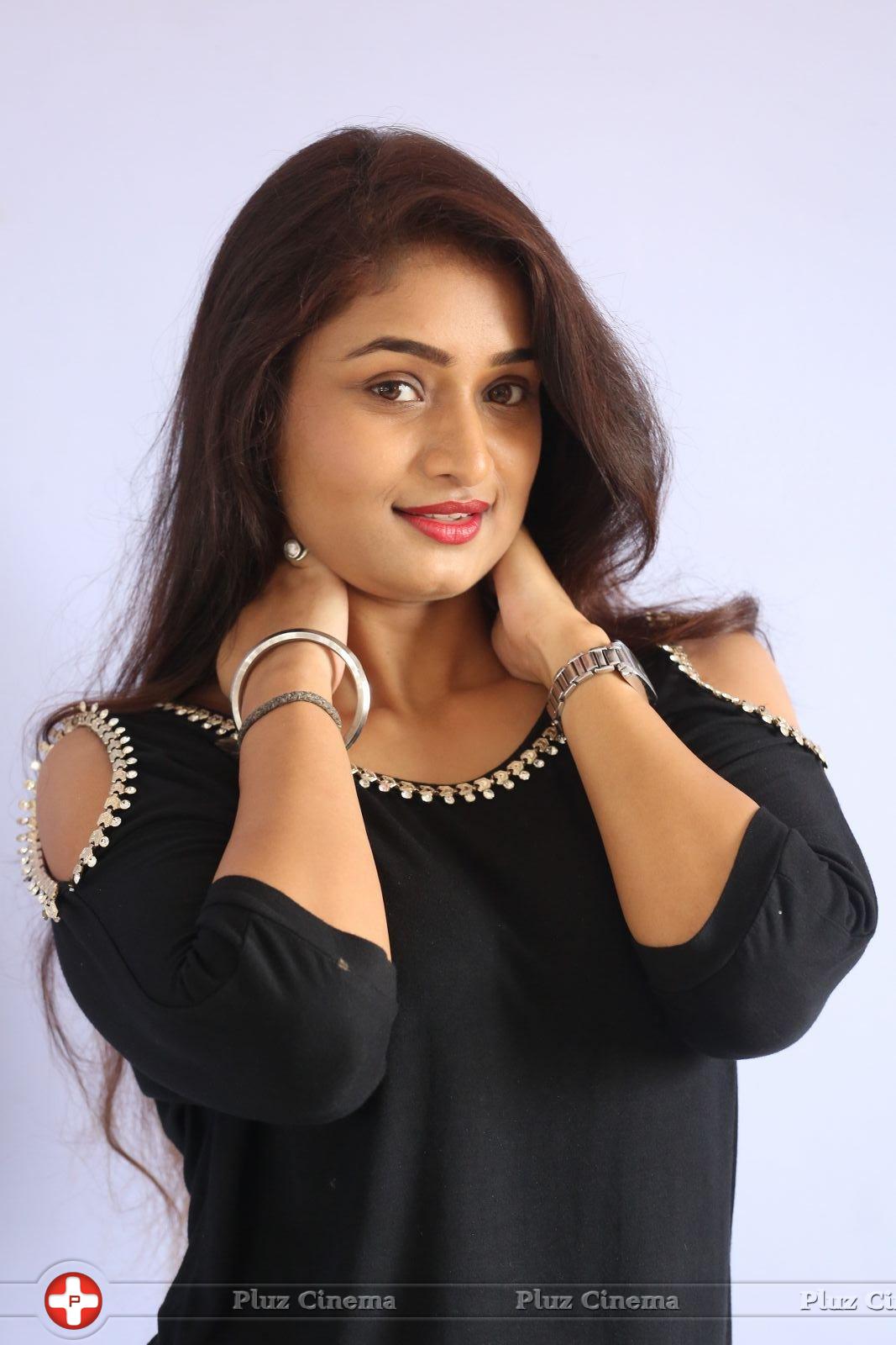 Kiran Chetwani New Photos | Picture 1410255