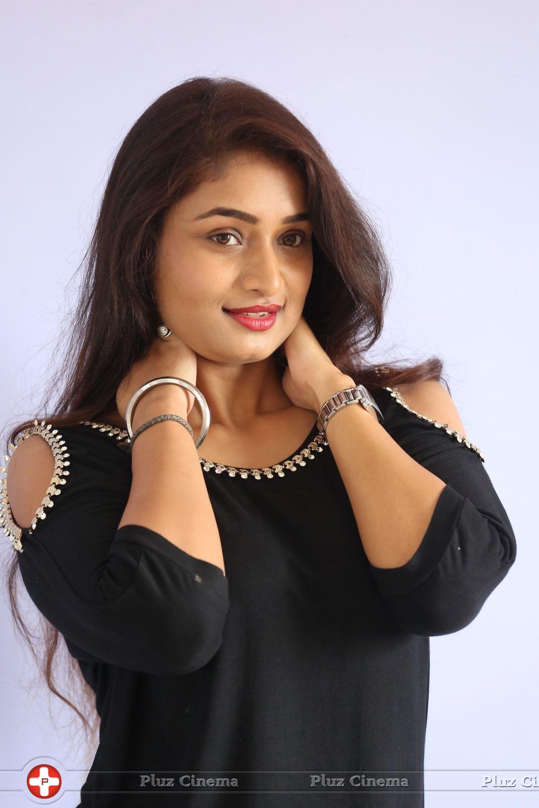 Kiran Chetwani New Photos | Picture 1410256