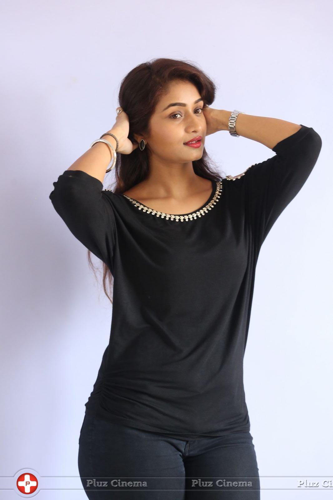 Kiran Chetwani New Photos | Picture 1410257