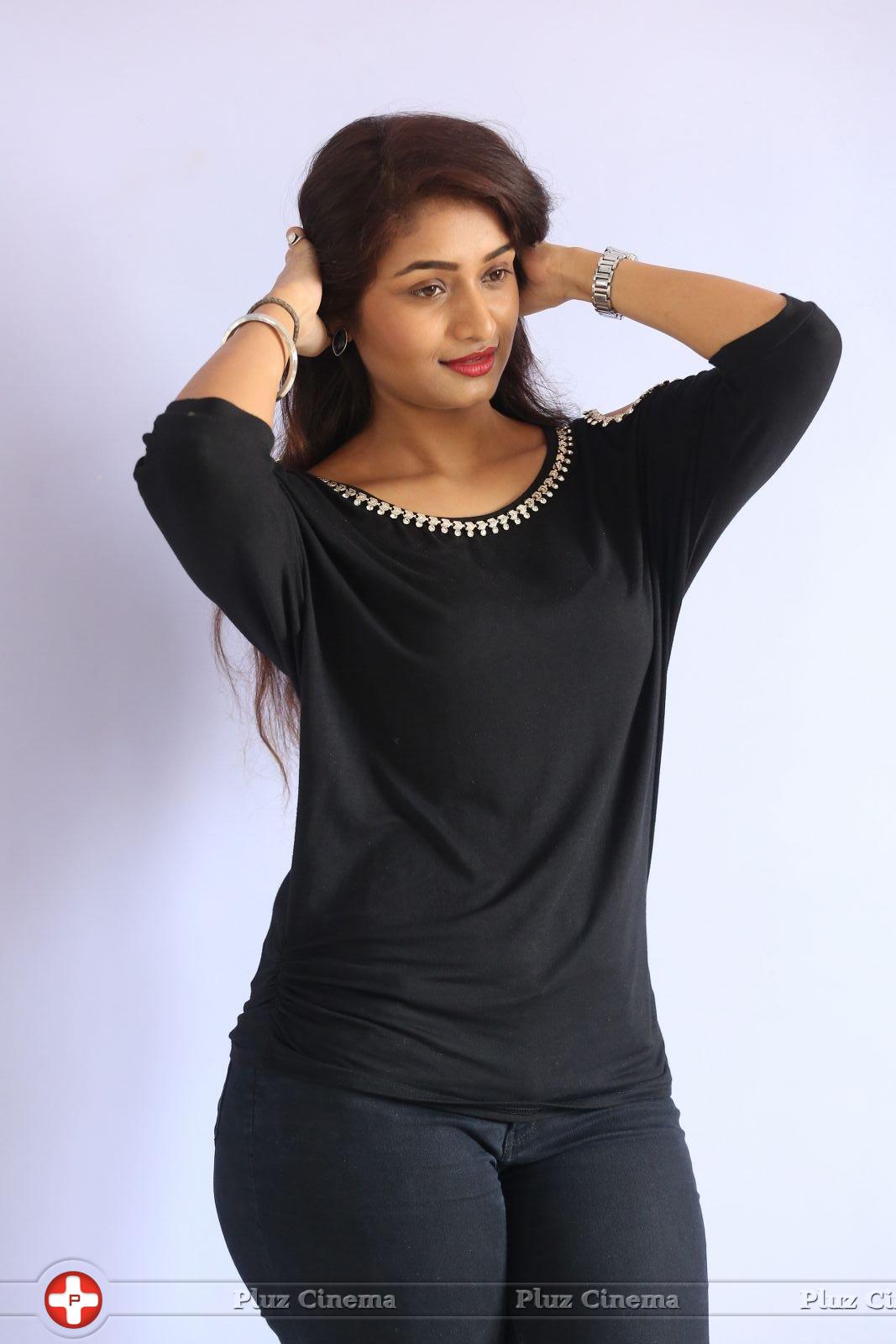 Kiran Chetwani New Photos | Picture 1410260