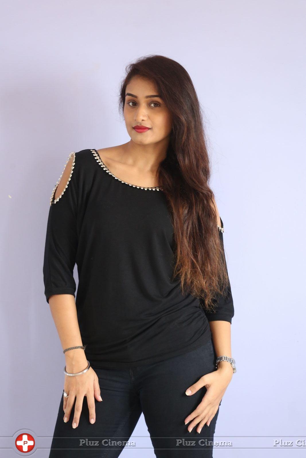 Kiran Chetwani New Photos | Picture 1410266