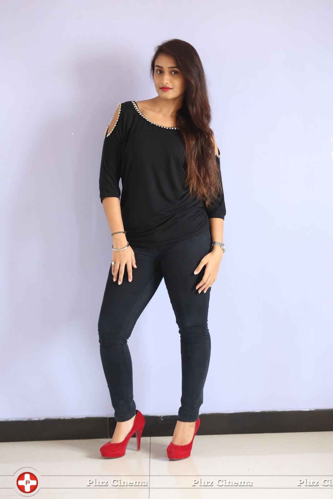 Kiran Chetwani New Photos | Picture 1410267