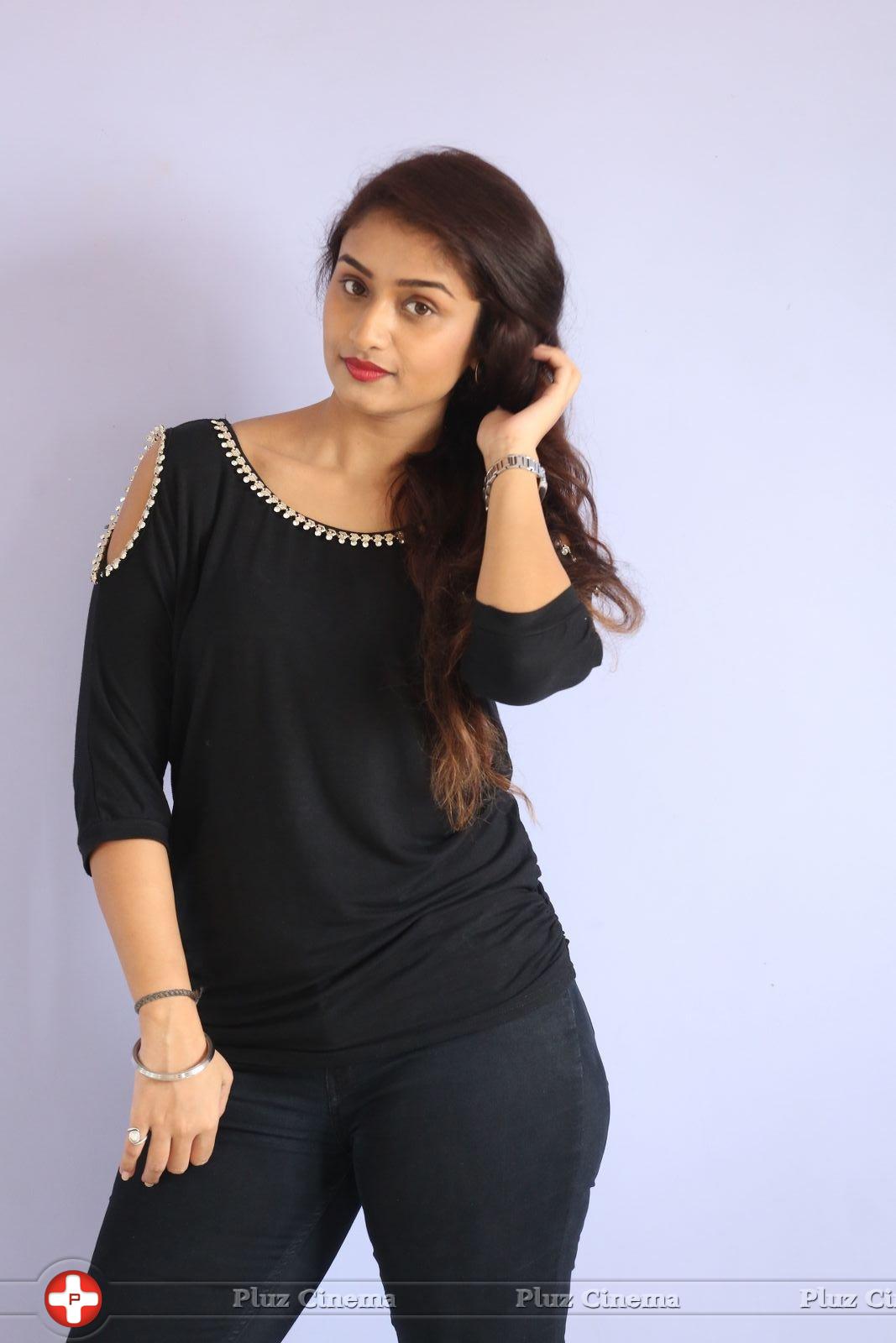 Kiran Chetwani New Photos | Picture 1410269