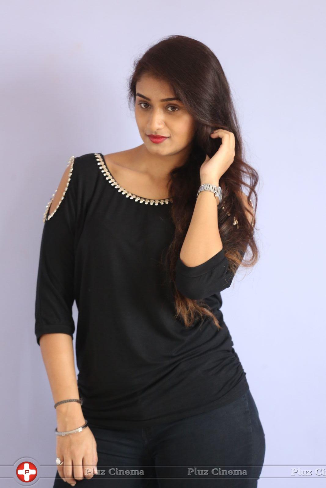 Kiran Chetwani New Photos | Picture 1410273