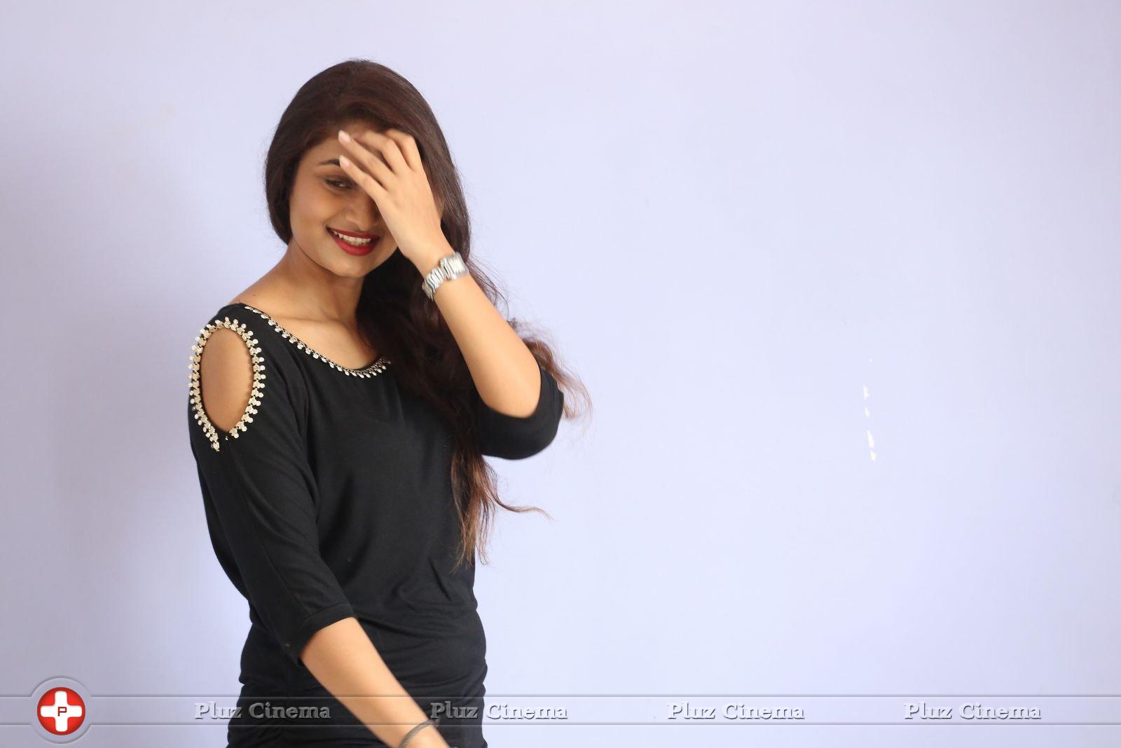 Kiran Chetwani New Photos | Picture 1410282