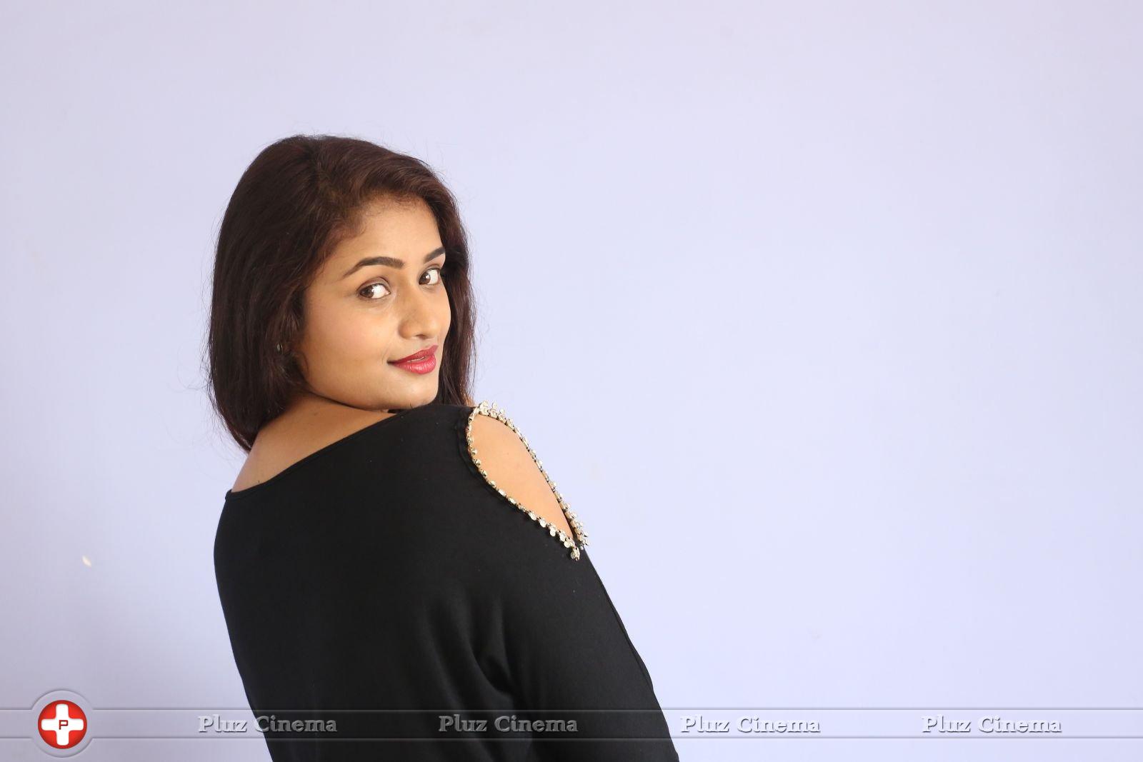 Kiran Chetwani New Photos | Picture 1410285