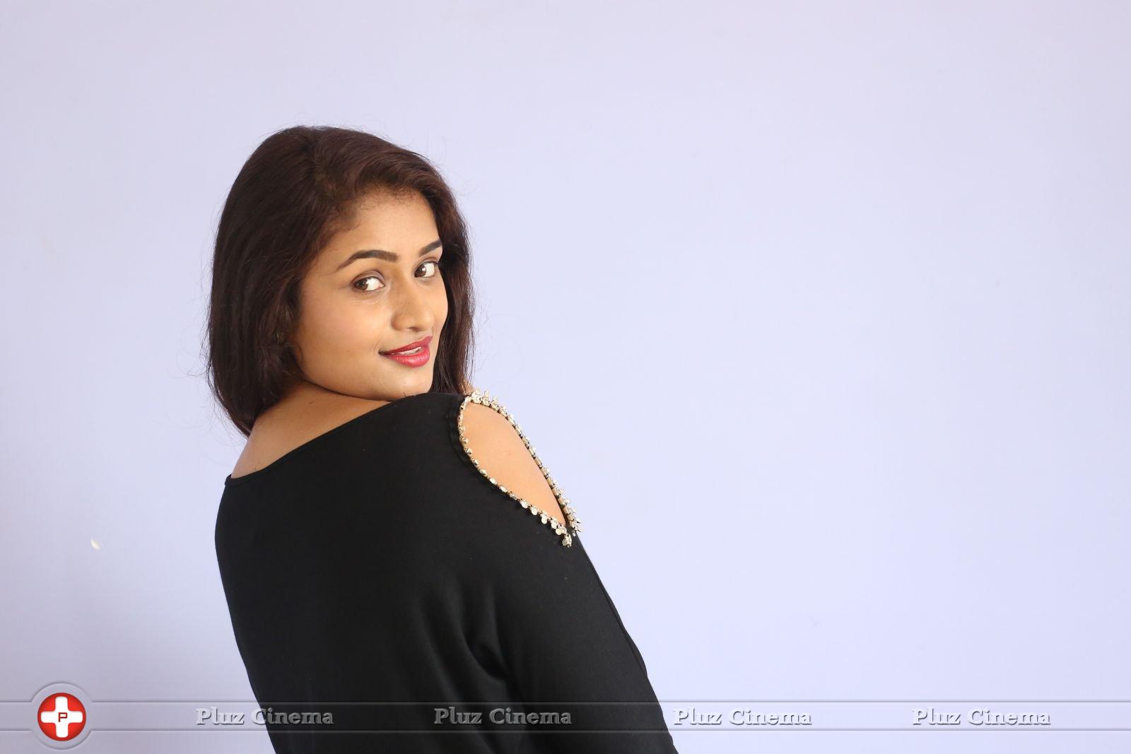 Kiran Chetwani New Photos | Picture 1410286