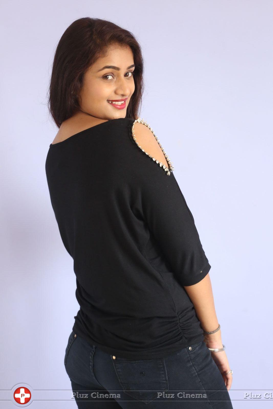 Kiran Chetwani New Photos | Picture 1410287