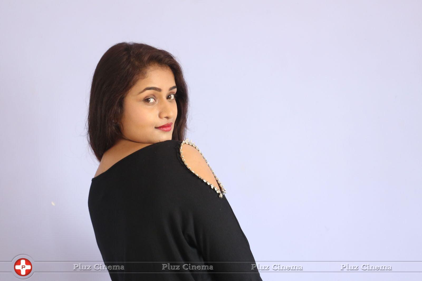 Kiran Chetwani New Photos | Picture 1410290