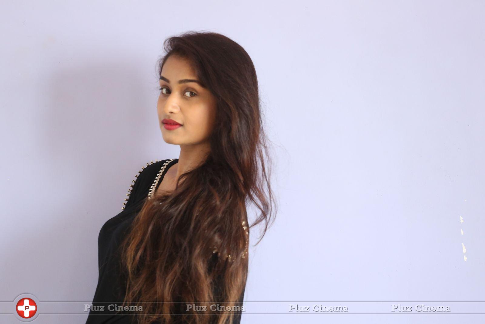 Kiran Chetwani New Photos | Picture 1410291