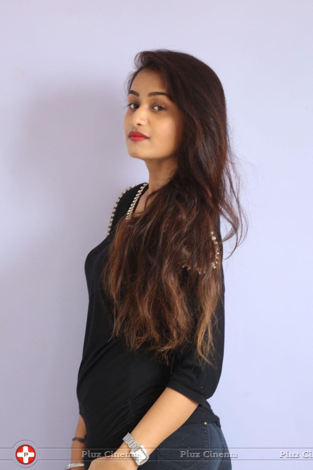 Kiran Chetwani New Photos | Picture 1410294