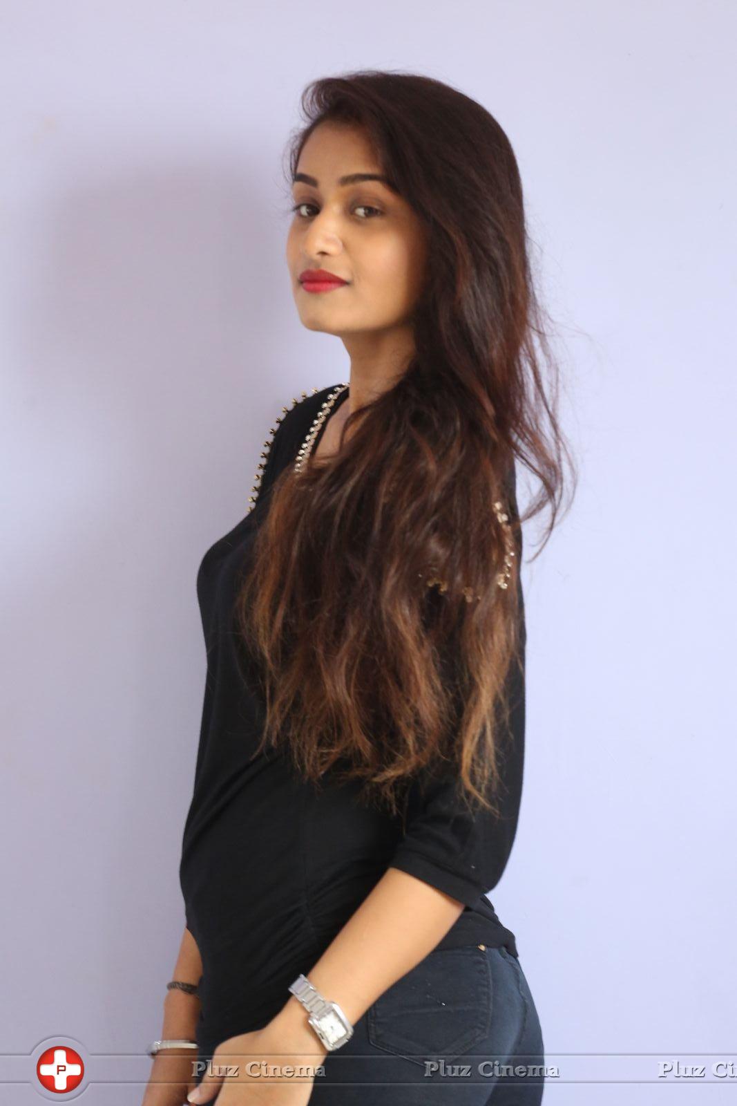 Kiran Chetwani New Photos | Picture 1410295