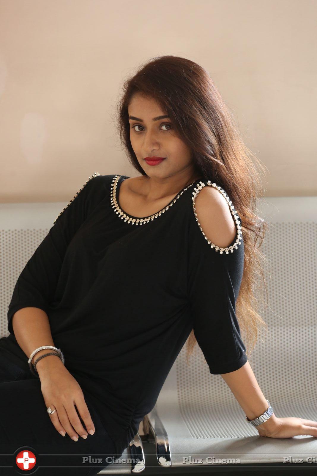 Kiran Chetwani New Photos | Picture 1410305