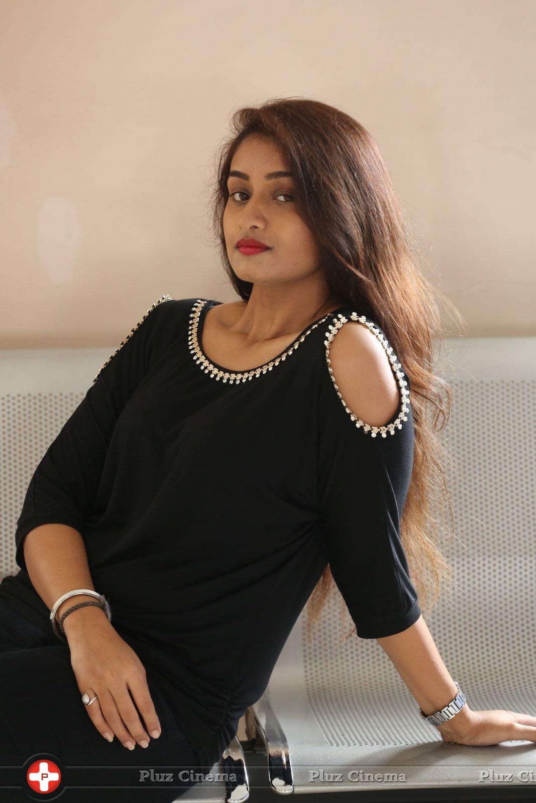 Kiran Chetwani New Photos | Picture 1410307