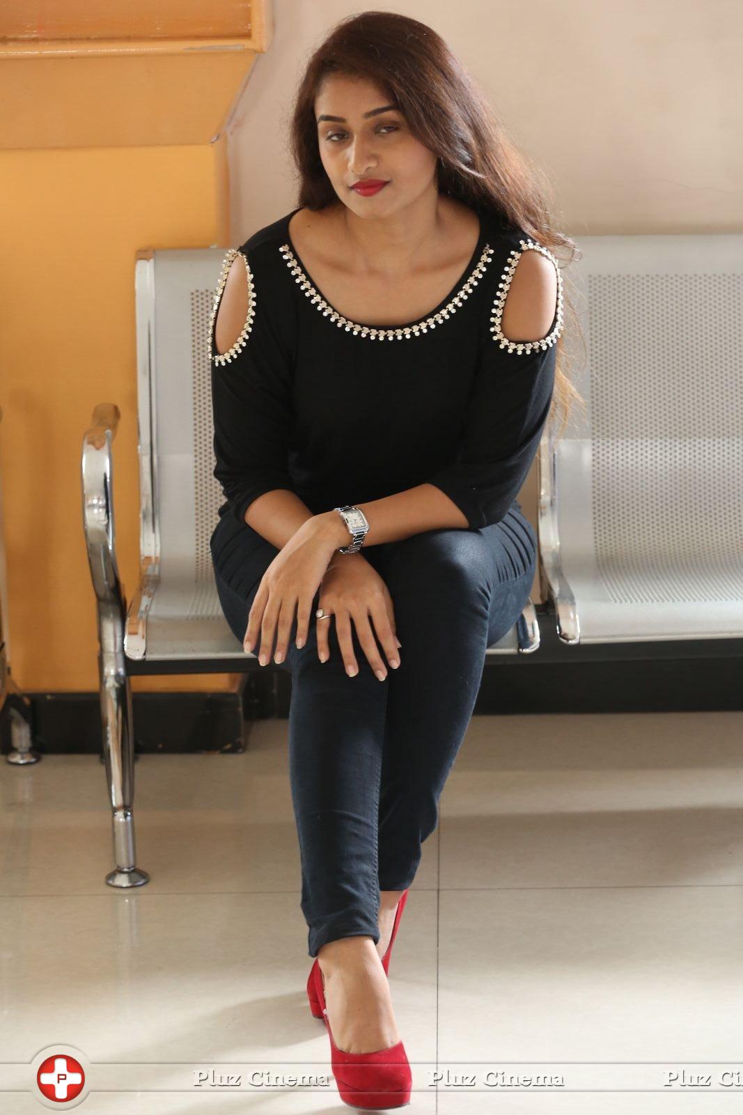 Kiran Chetwani New Photos | Picture 1410308