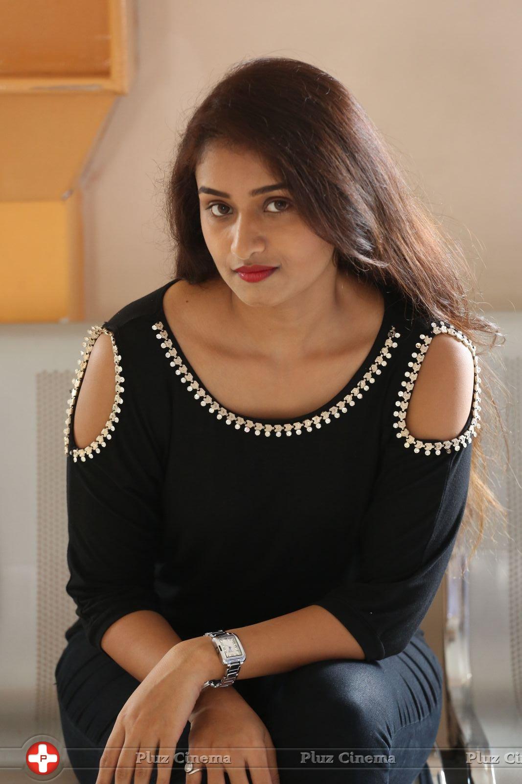 Kiran Chetwani New Photos | Picture 1410314