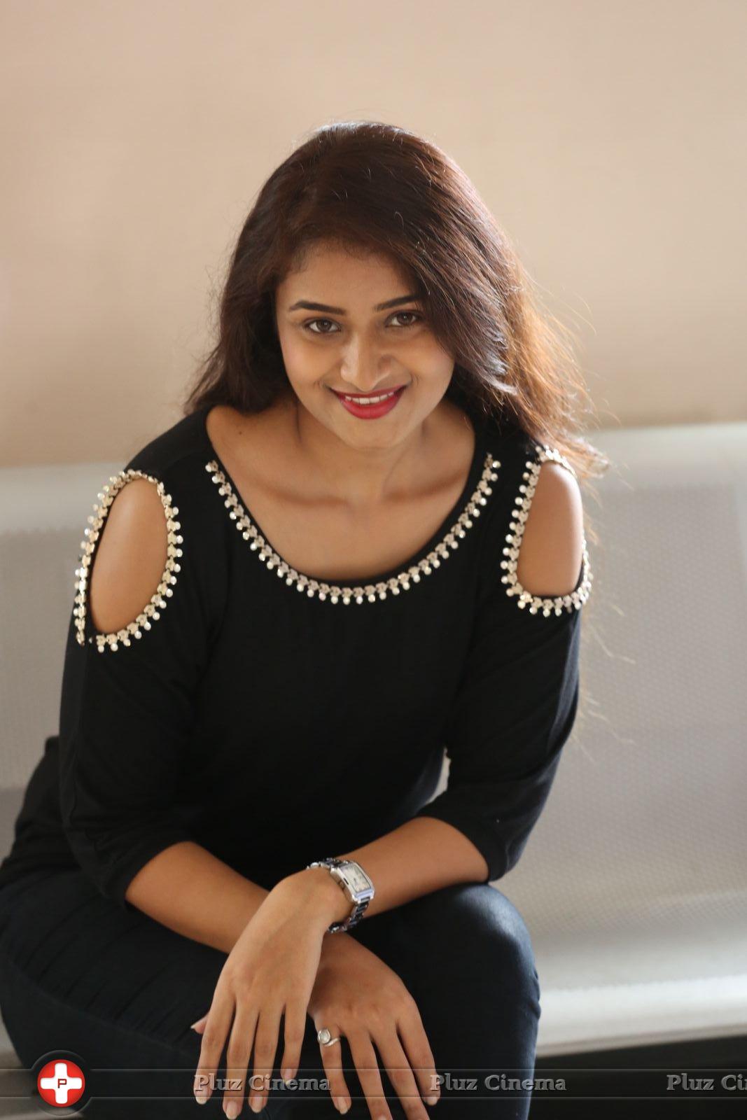 Kiran Chetwani New Photos | Picture 1410315