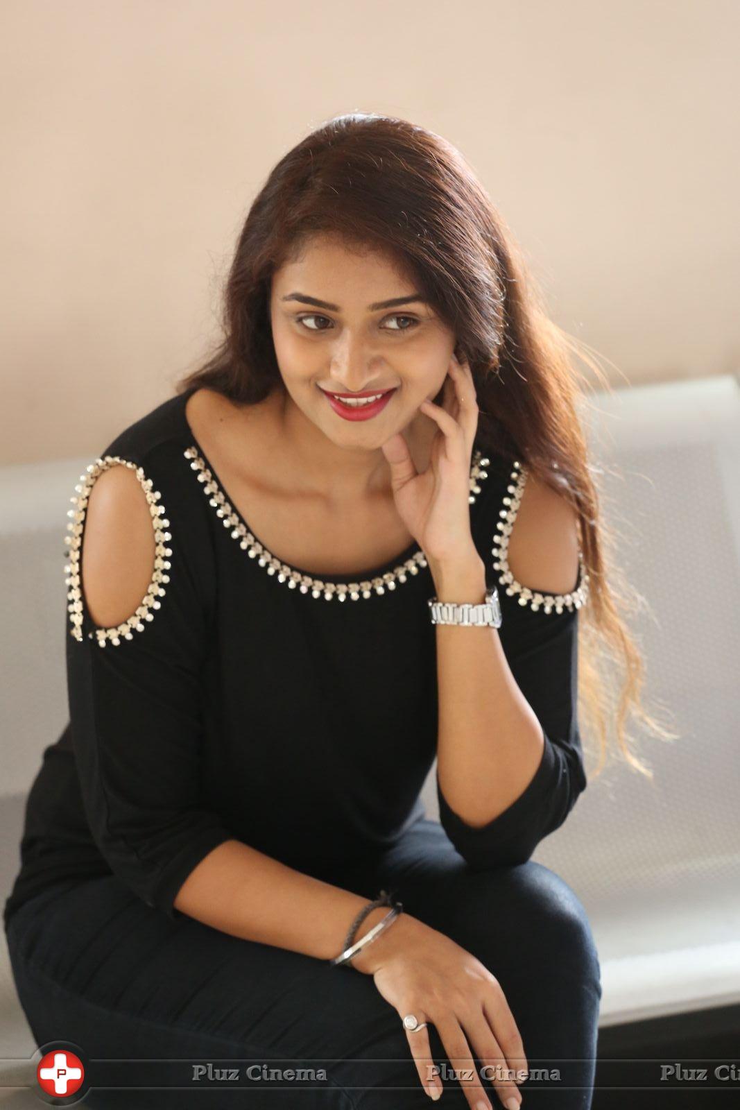 Kiran Chetwani New Photos | Picture 1410318