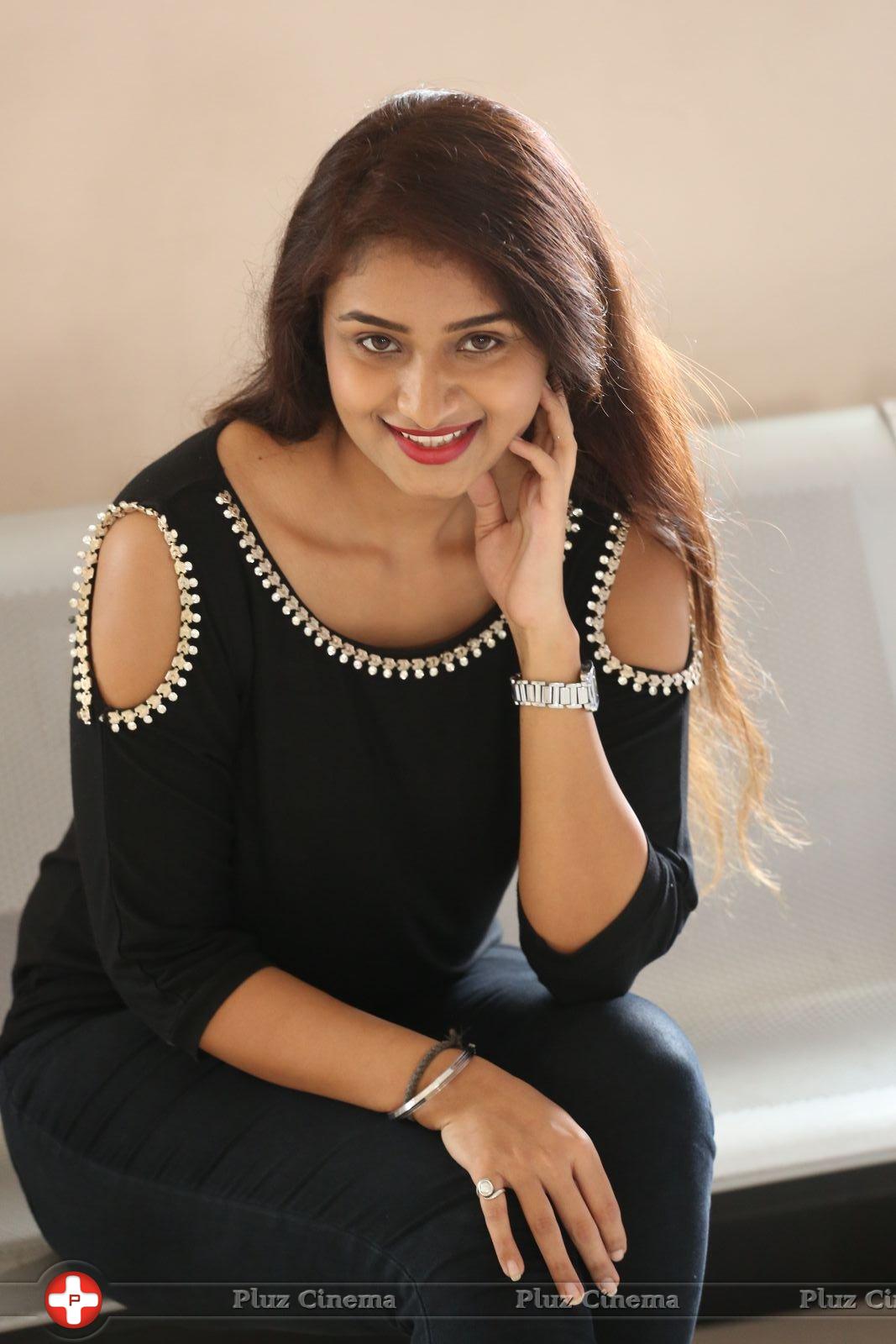 Kiran Chetwani New Photos | Picture 1410319