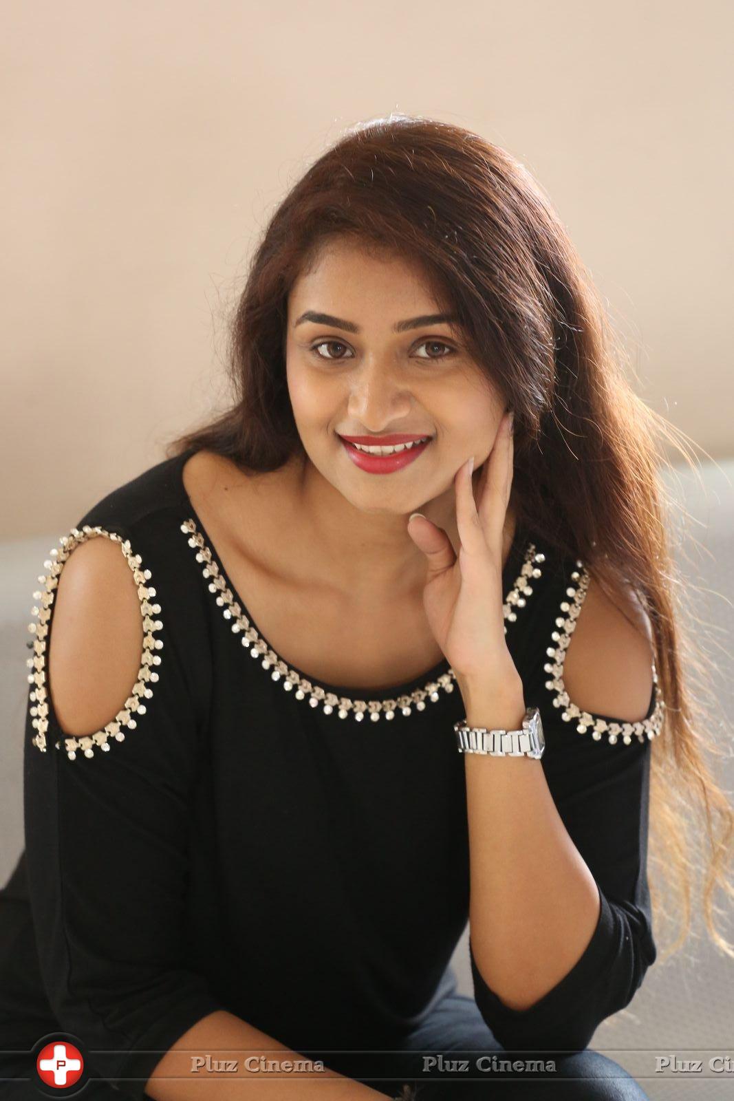 Kiran Chetwani New Photos | Picture 1410325