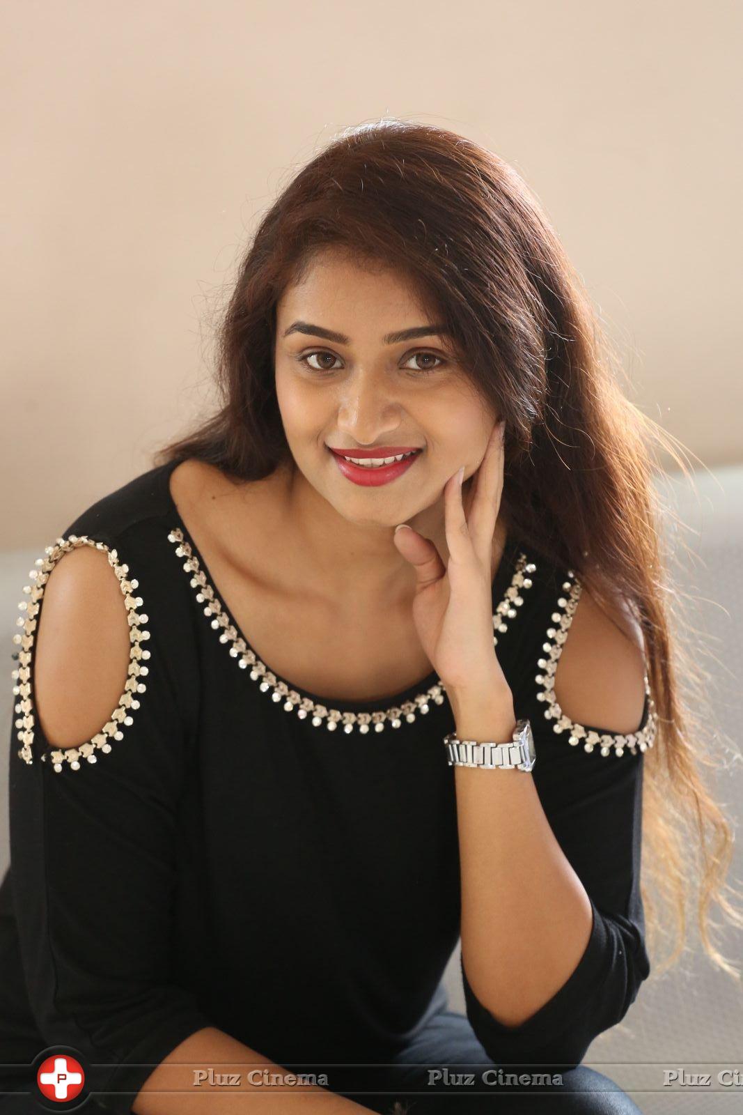 Kiran Chetwani New Photos | Picture 1410327