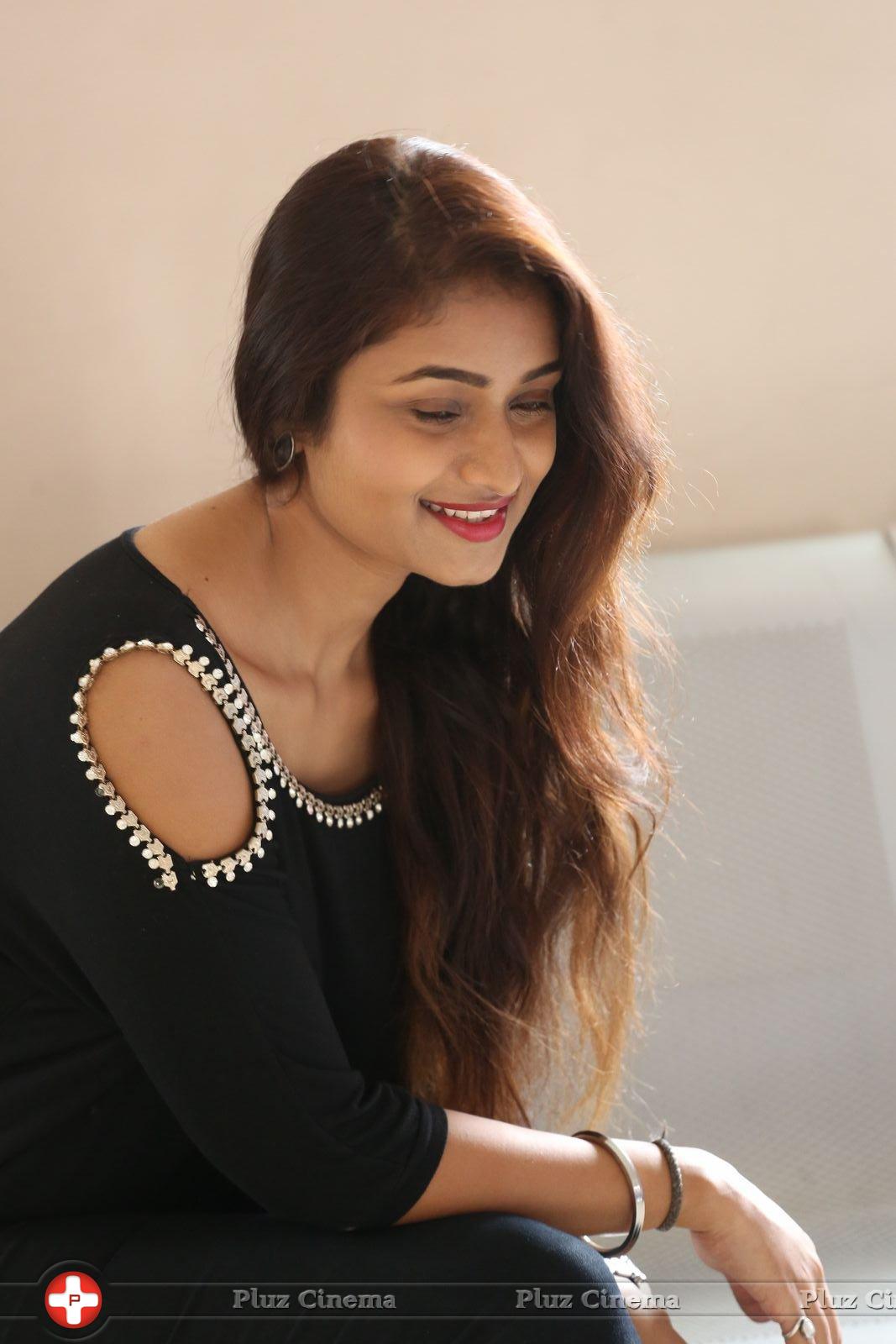 Kiran Chetwani New Photos | Picture 1410334