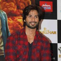 Shahid Kapoor - Shahid and Sonakshi Promote R Rajkumar at Reliance Digital Photos | Picture 657581