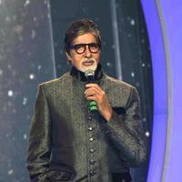 Amitabh Bachchan - Amitabh Bachchan at CNN IBN Senior Citizen Award 2013 Photos | Picture 660149