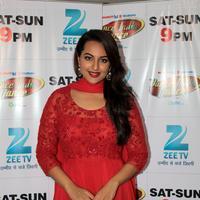 Sonakshi Sinha - Cast of R Rajkumar on the sets of DID 4 Stills | Picture 659728