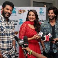 Cast of R Rajkumar on the sets of DID 4 Stills | Picture 659731