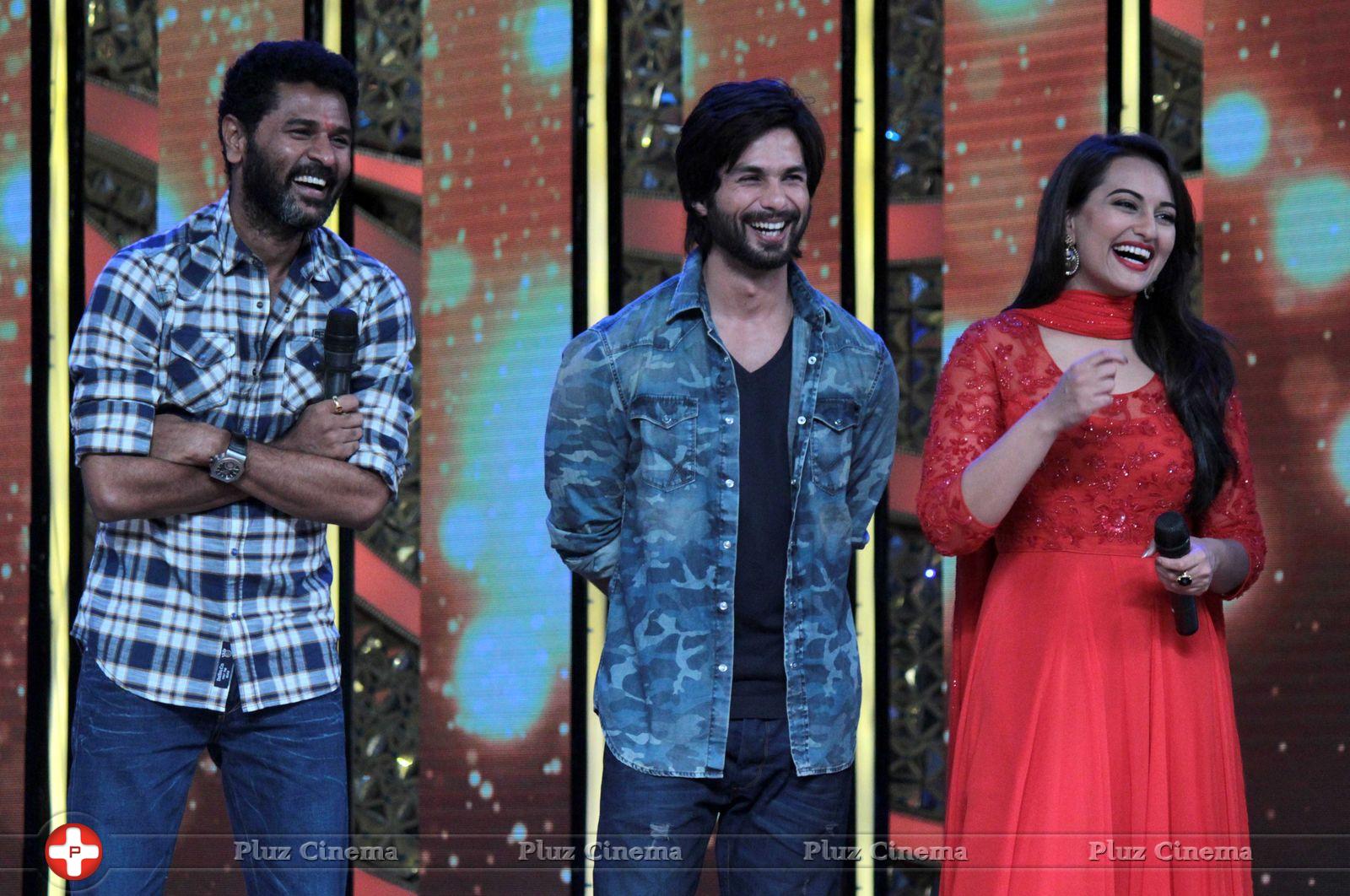Cast of R Rajkumar on the sets of DID 4 Stills | Picture 659734